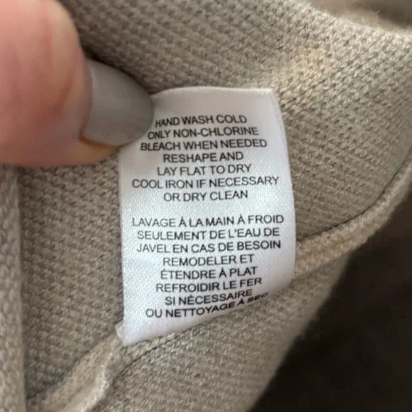 Sleeveless Cardigan - Picture 5 of 6